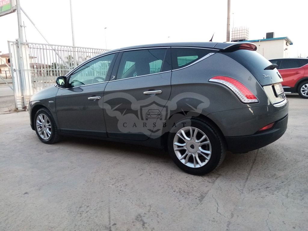 Lancia Delta 2011