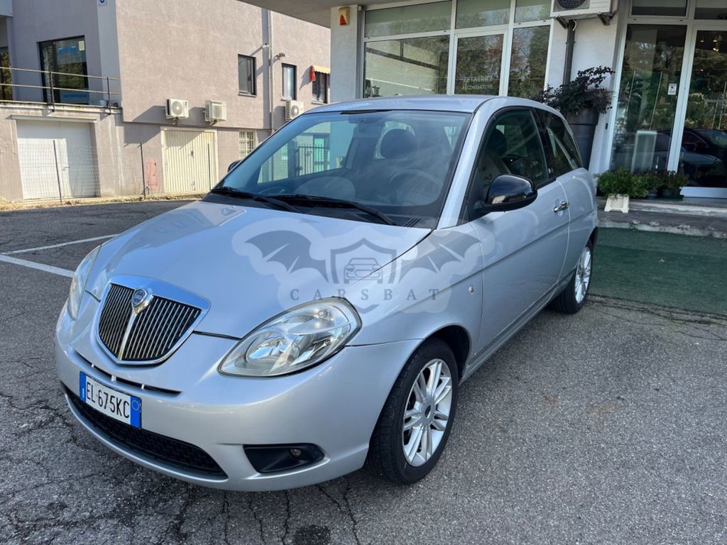 Lancia Ypsilon 2011