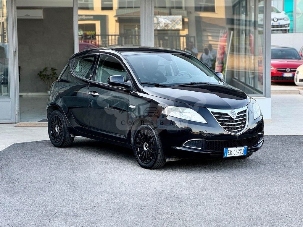 Lancia Ypsilon 2012