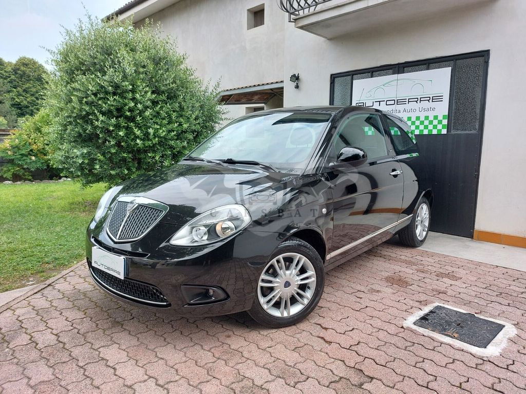 Lancia Ypsilon 2011