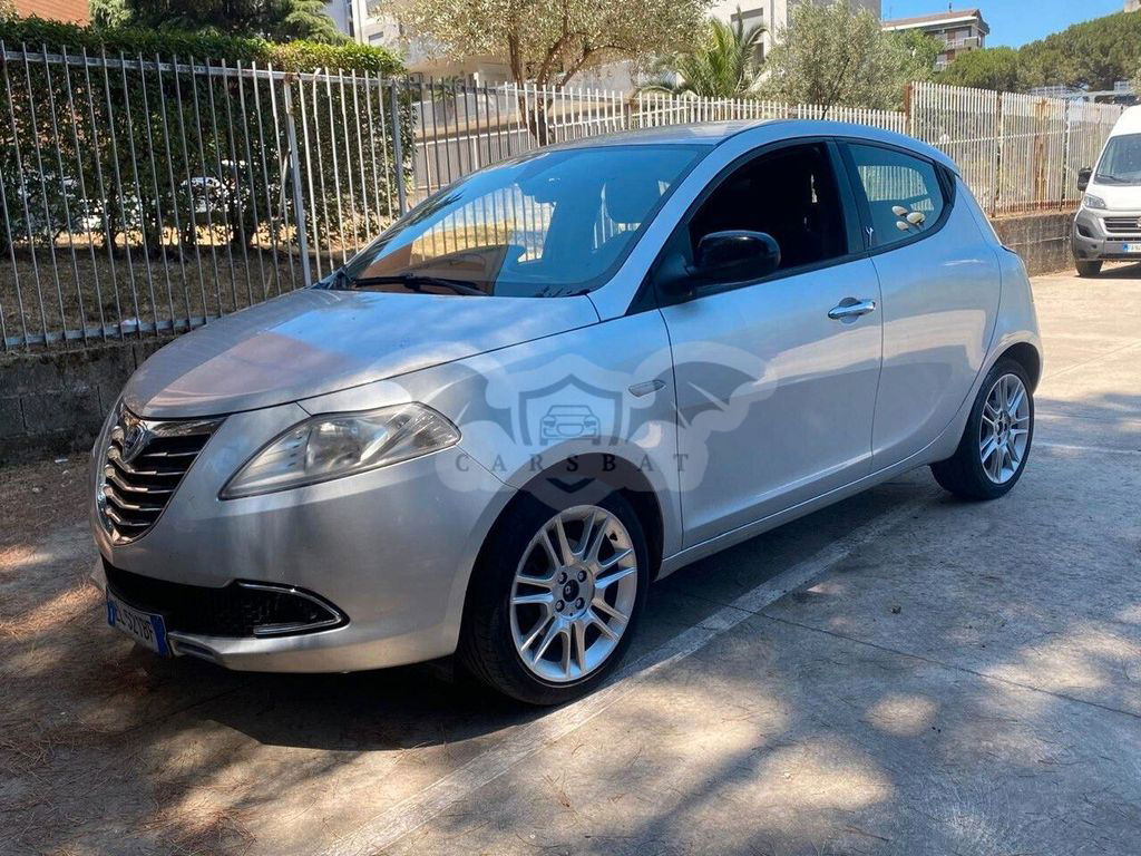 Lancia Ypsilon 2012