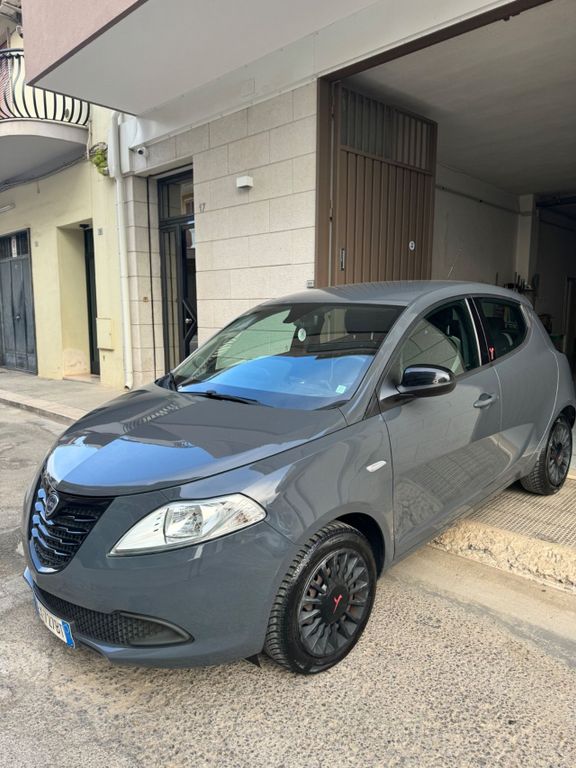 Lancia Ypsilon 2014
