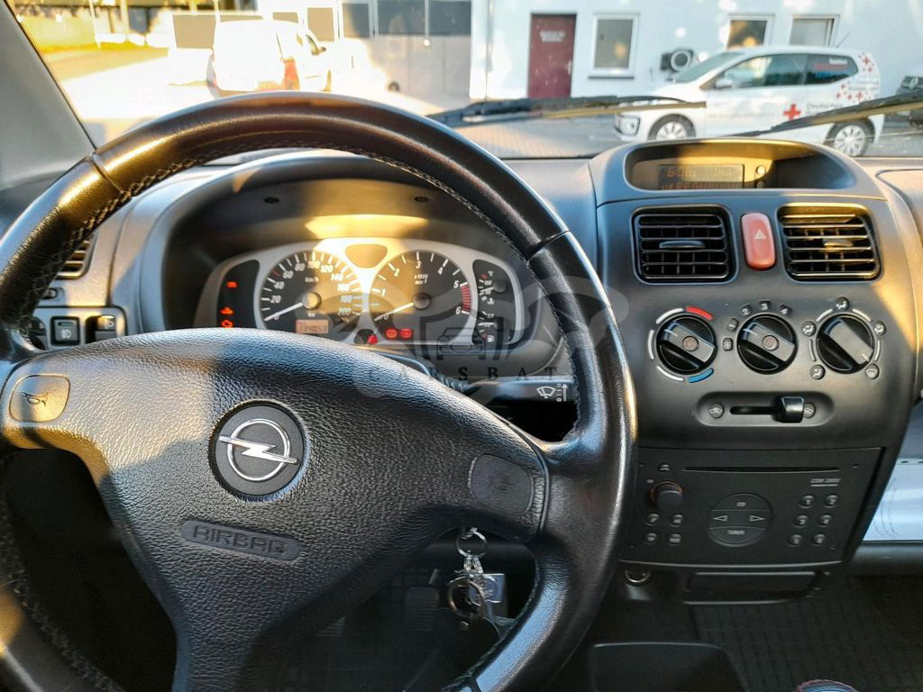 Opel Agila 2004