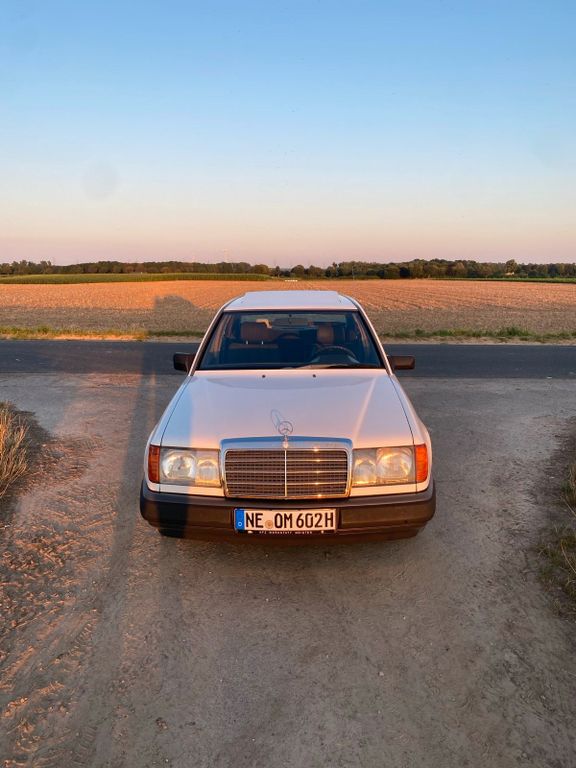 Mercedes-Benz 250 1989