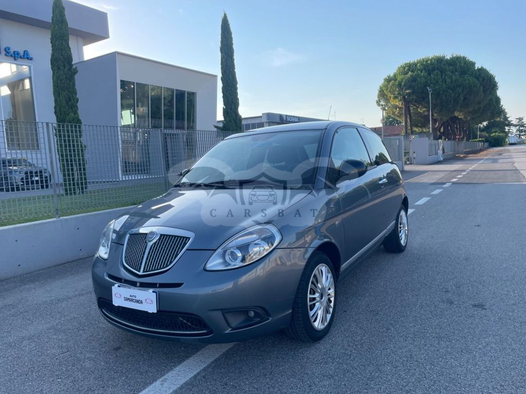 Lancia Ypsilon 2011