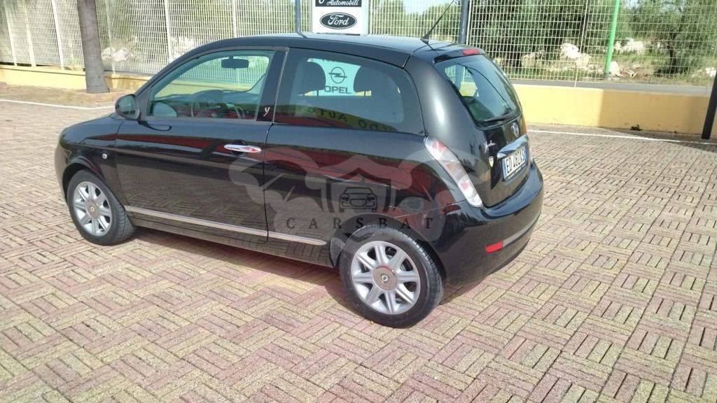 Lancia Ypsilon 2010