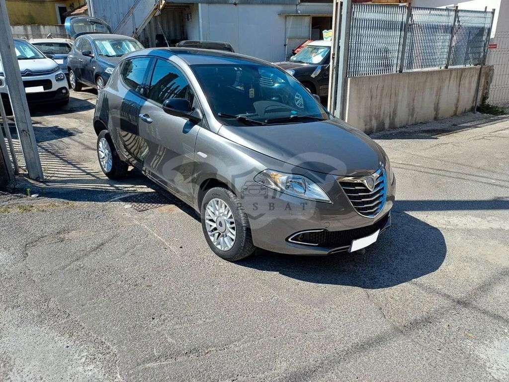 Lancia Ypsilon 2014