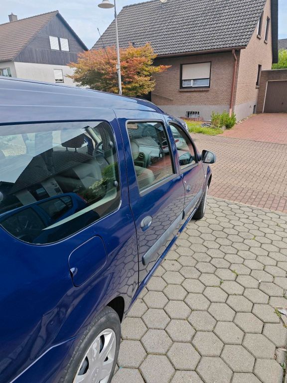 Dacia Logan 2011