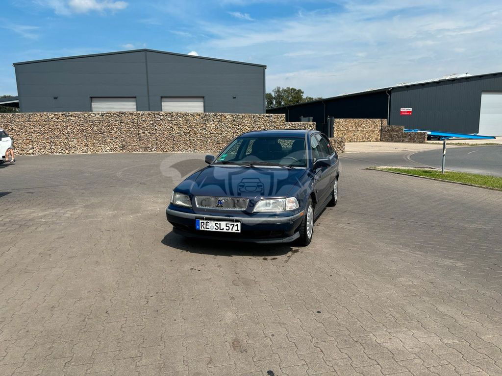 Volvo V40 1999