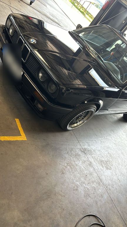 BMW M5 1990