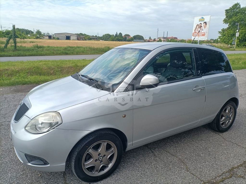 Lancia Ypsilon 2010