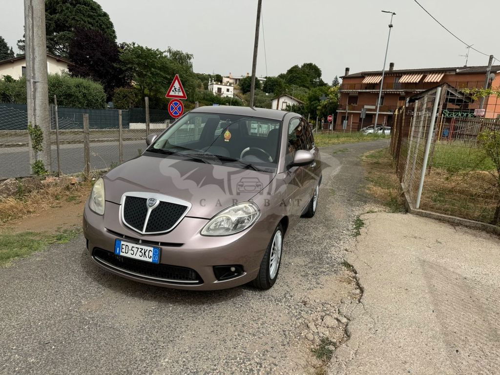 Lancia Ypsilon 2010
