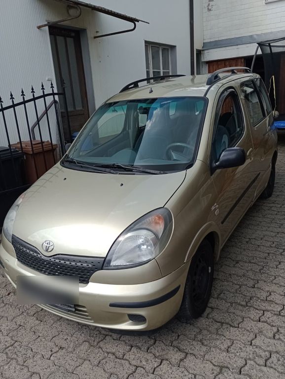 Toyota Verso 2000