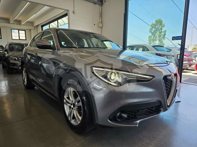 Alfa Romeo Stelvio 2017