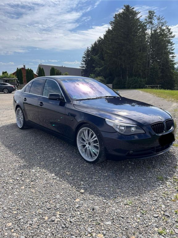BMW M5 2004