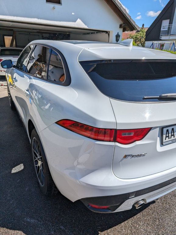 Jaguar F-Pace 2016