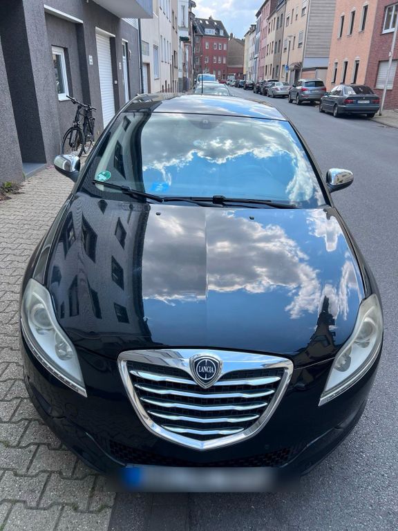 Lancia Delta 2012