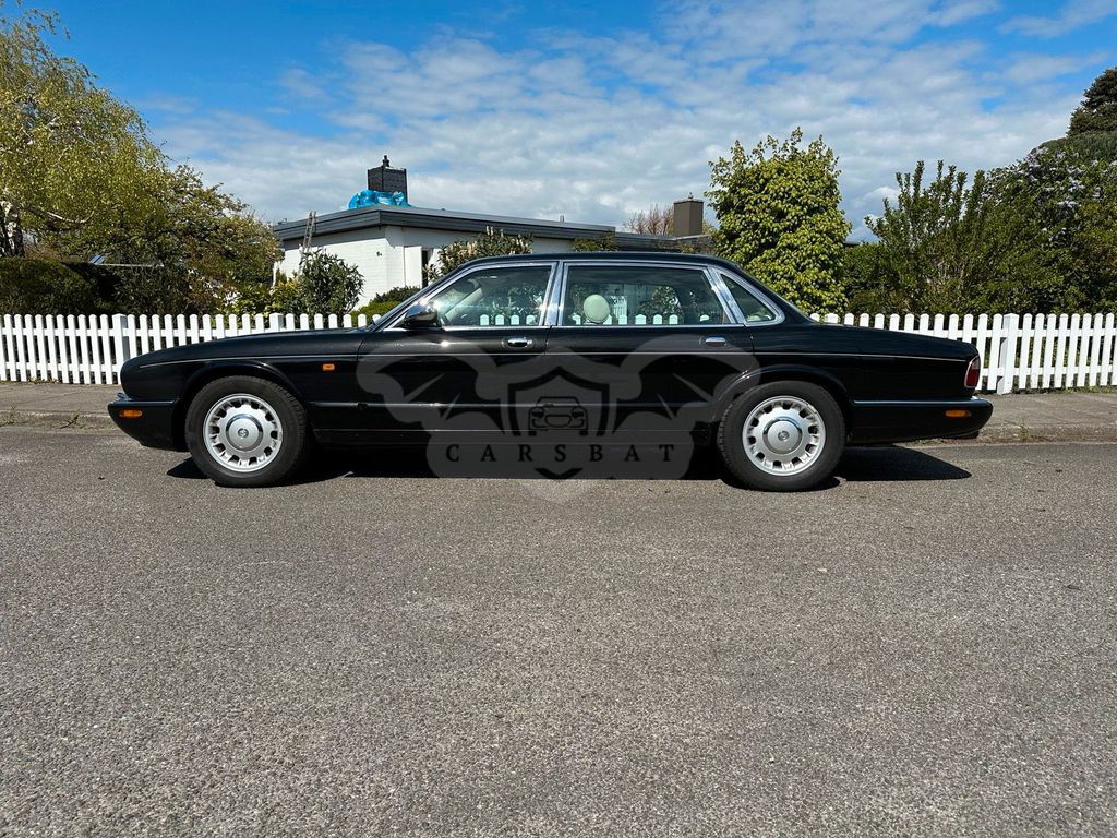 Jaguar Daimler 2000