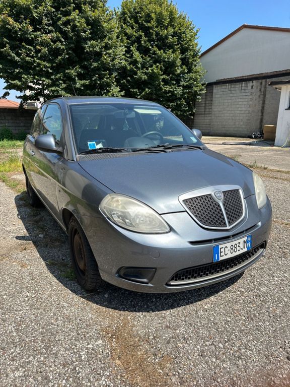 Lancia Ypsilon 2010