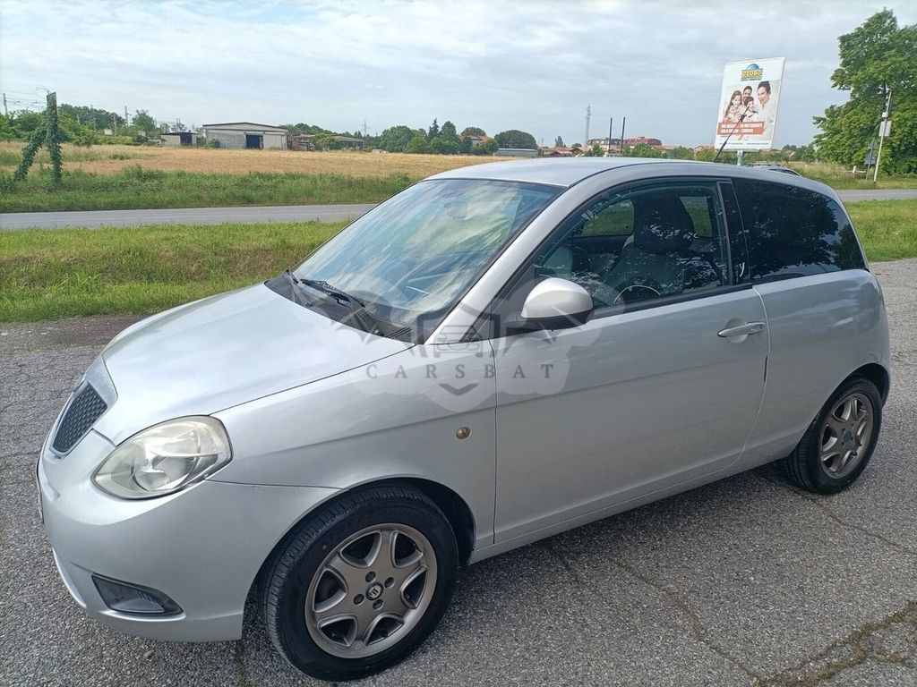 Lancia Ypsilon 2010