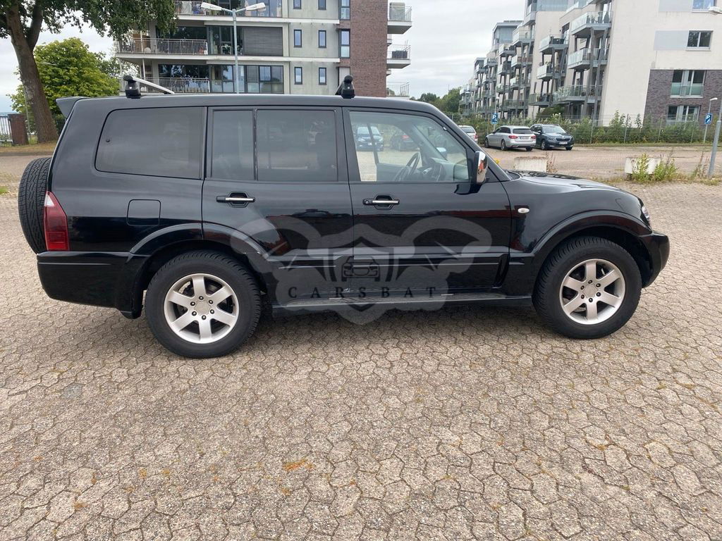 Mitsubishi Pajero 2004