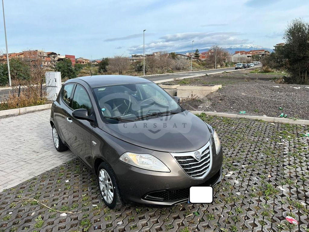 Lancia Ypsilon 2012