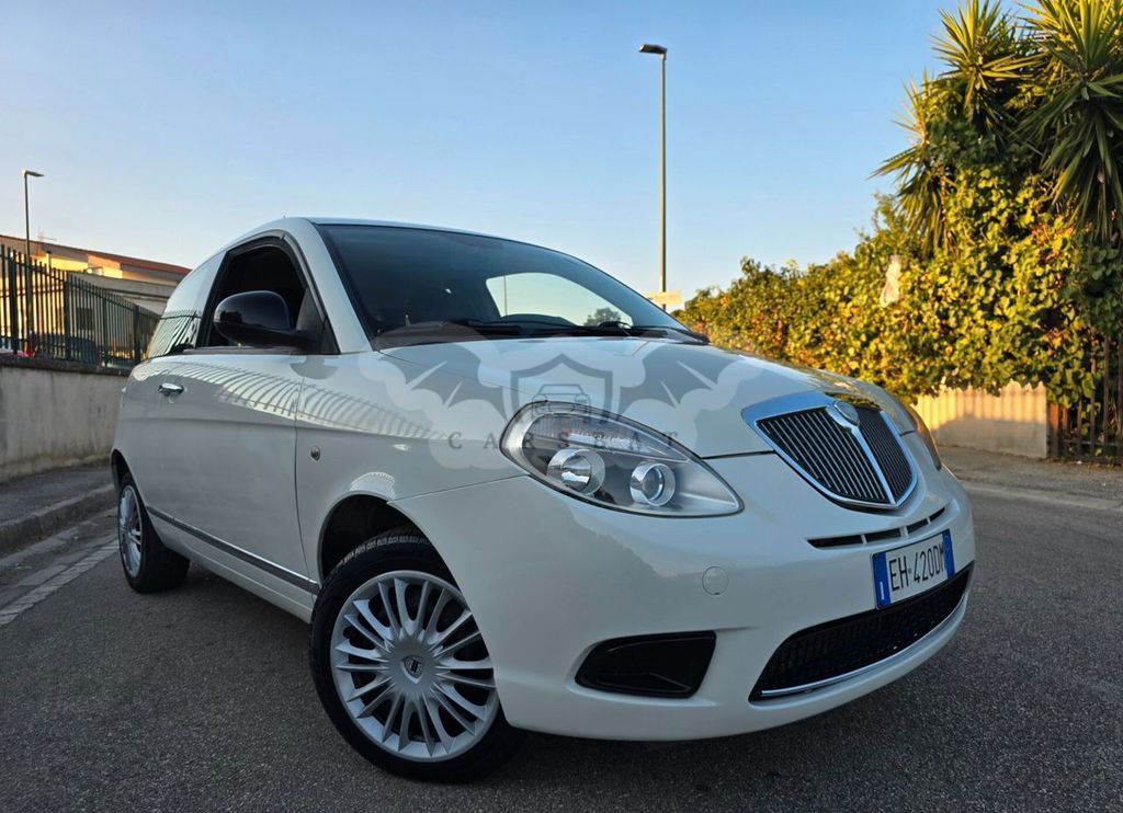 Lancia Ypsilon 2012